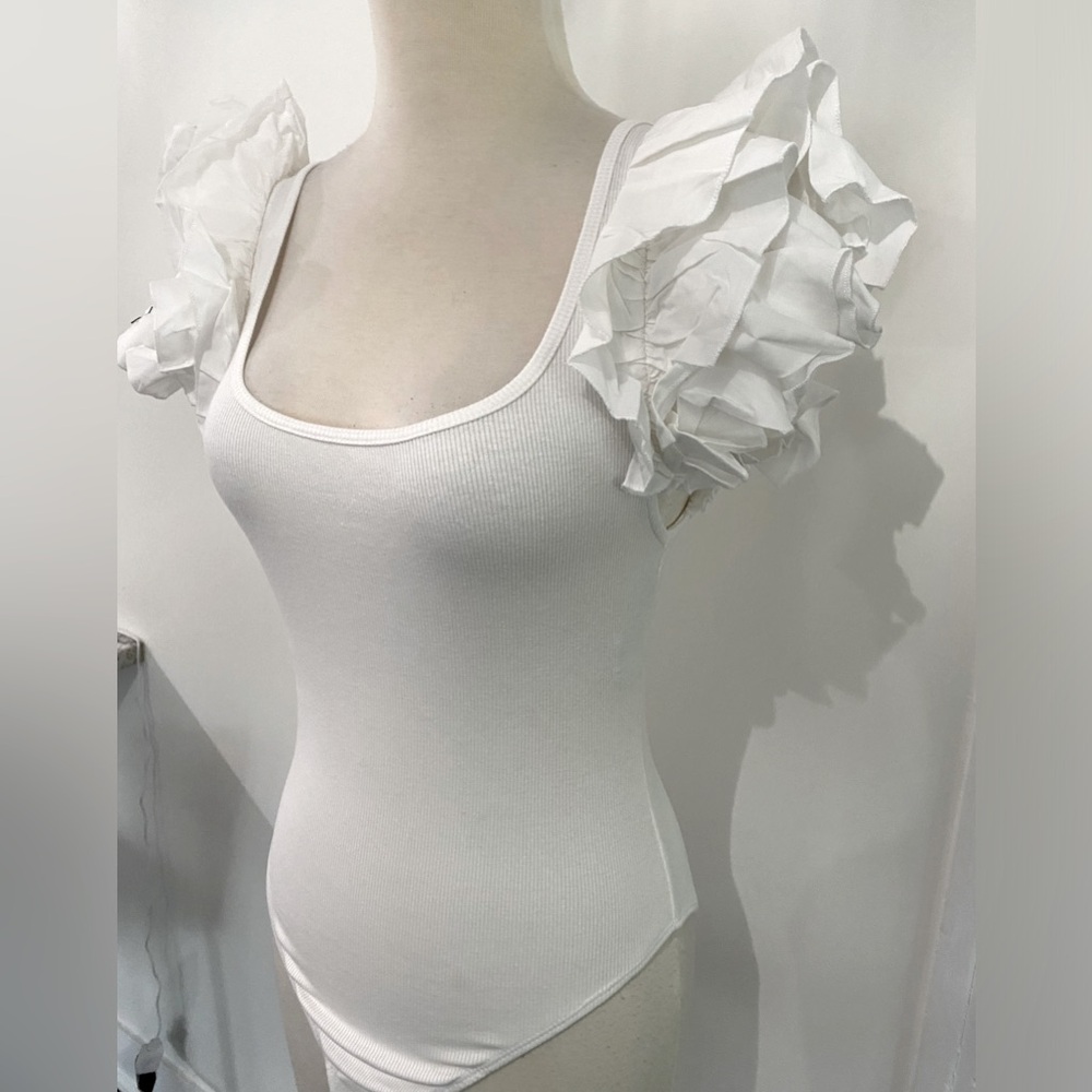 ZARA White Ribbed Bodysuit with Puffed Sleeves- Size M - NEW
